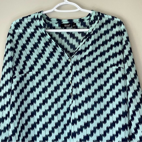 40% OFF a.n.a Blue Patterned Long Sleeve Blouse Size Large - Picture 8 of 12